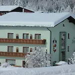 Jägerhof 3*