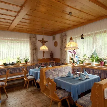 Konukevi Jaegerhof 3*