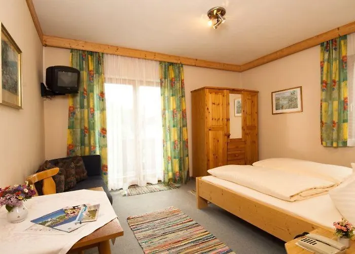 Jaegerhof בית הארחה