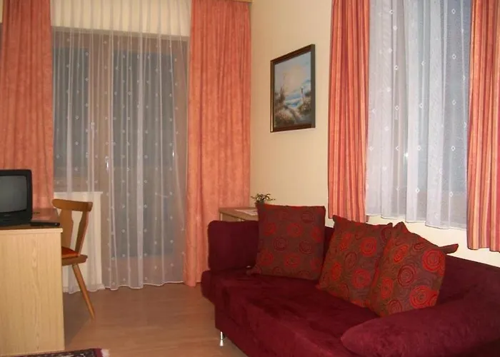 בית הארחה Jaegerhof 3*