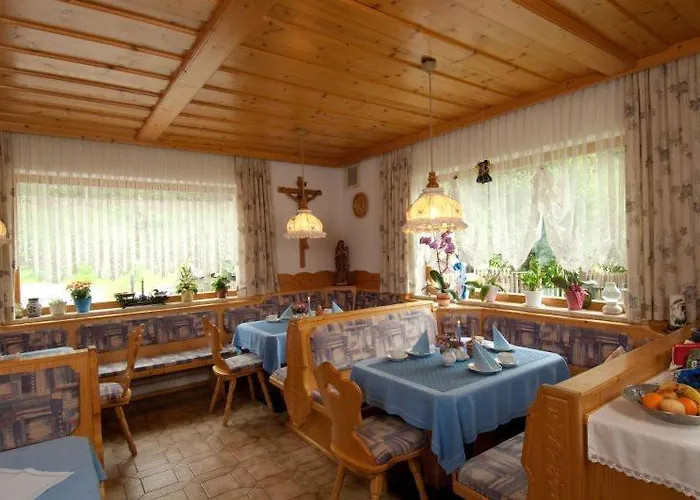 בית הארחה Jaegerhof 3*