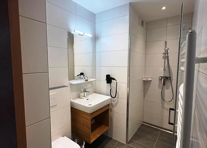 Jaegerhof בית הארחה